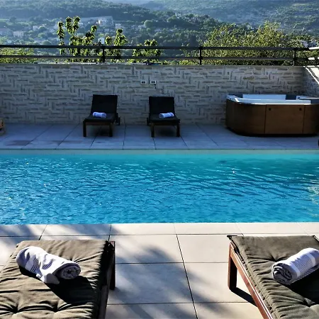 Villa Manda Korina Klis