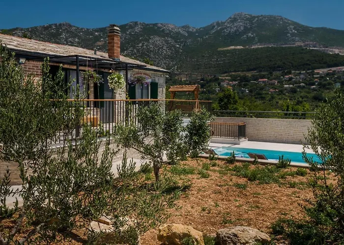 Villa Manda Korina Klis