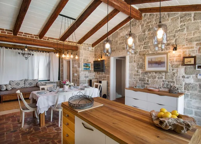 Villa Manda Korina Klis