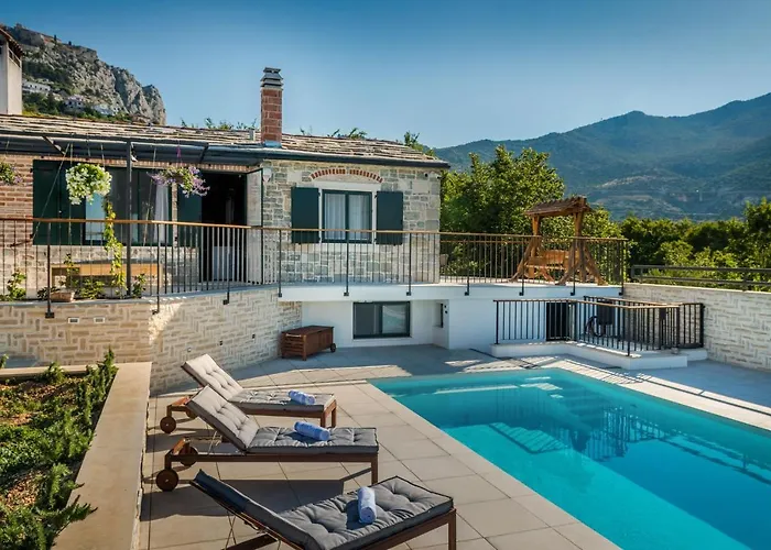Manda Korina Villa Klis