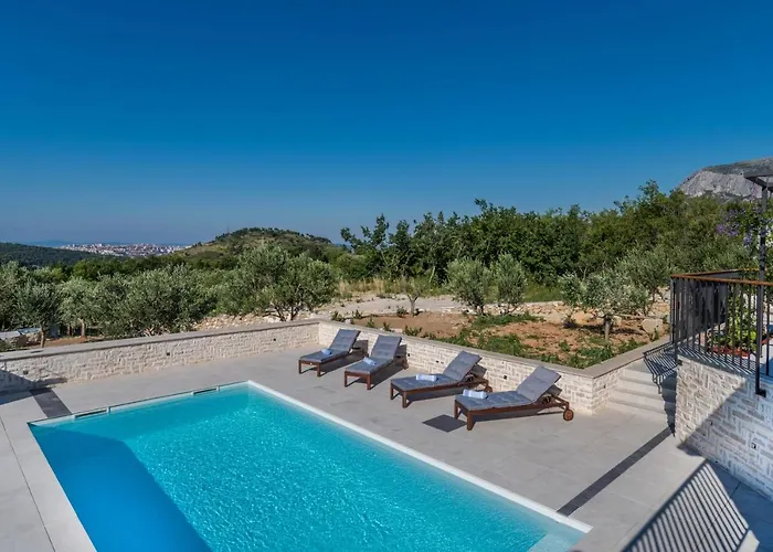 Manda Korina Villa Klis