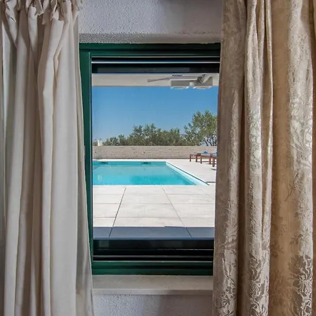 Manda Korina * 克利斯